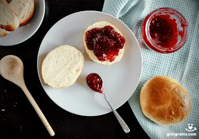 Einfache Milchbrötchen